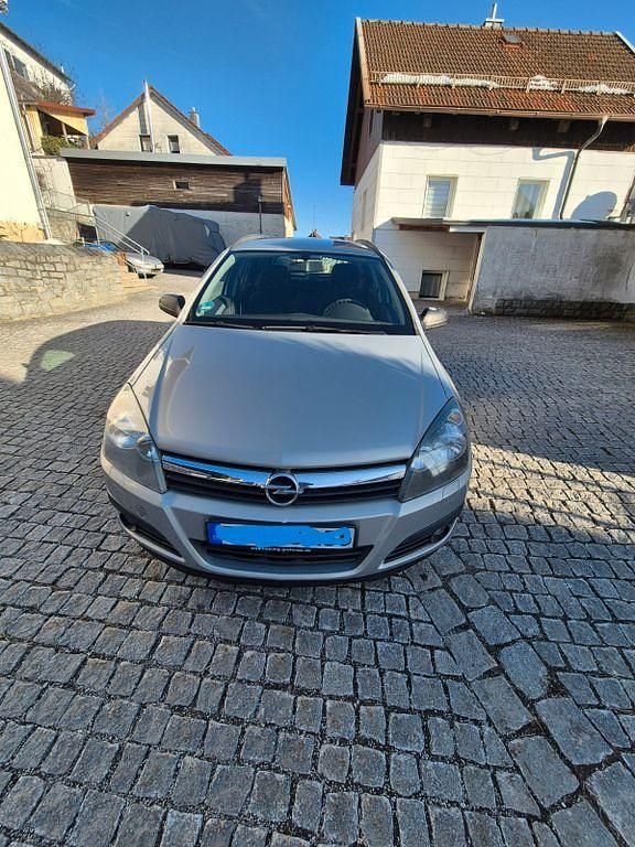 Gebraucht Opel Astra 105 PS (77 kW) 2006 Silber Limousine
