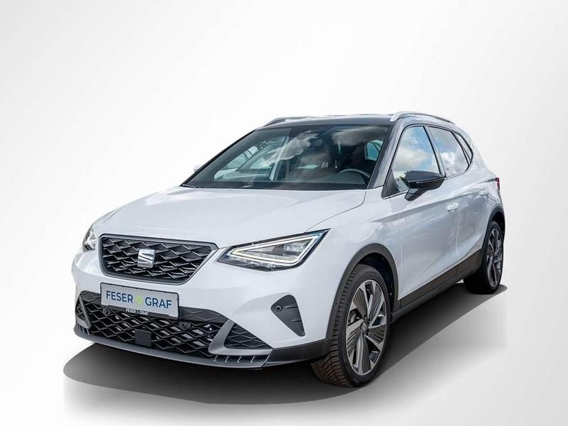 Weiss Gebraucht 2024 Seat Arona FR SUV | 22.490 € (Fairer Preis) - Bild 1/4