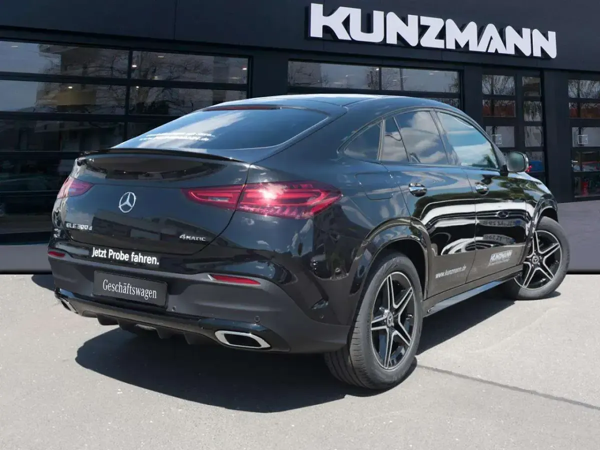 Gebraucht Mercedes GLE300 AMG 269 PS (197 kW) 2026 Metalliclack obsidianschwarz m SUV