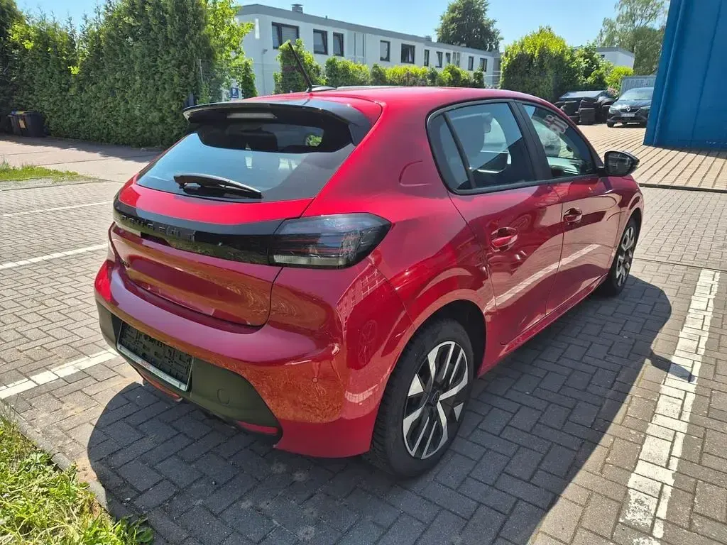 Gebraucht Peugeot 208 Active 75 PS (55 kW) 2024 Rot Kleinwagen