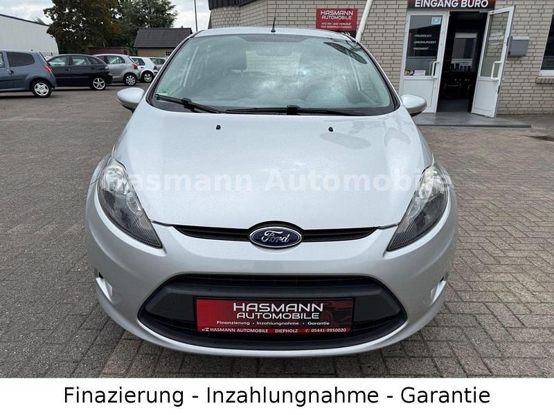Gebraucht Ford Fiesta Trend 69 PS (50 kW) 2011 Silber Kleinwagen