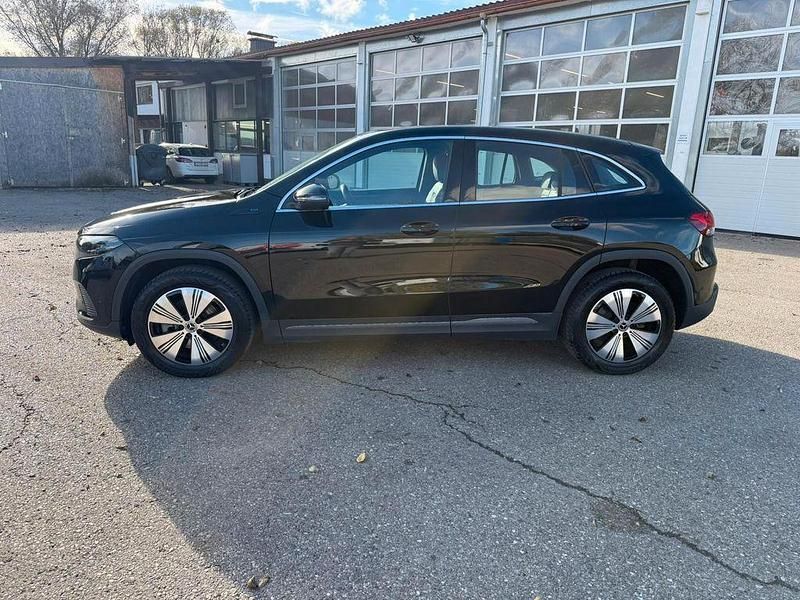 Gebraucht Mercedes EQA250+ 139 kW (190 PS) 2022 Schwarz SUV