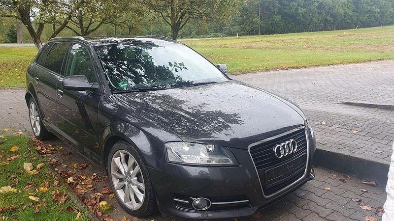 Braun Gebraucht 2010 Audi A3 Sportback Ambition Limousine | 5.500 € (Fairer Preis) - Bild 1/4