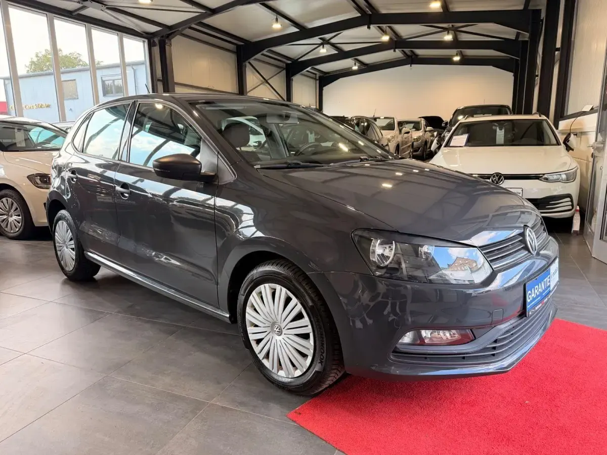 Gebraucht VW Polo Trendline 60 PS (44 kW) 2016 Grau Limousine