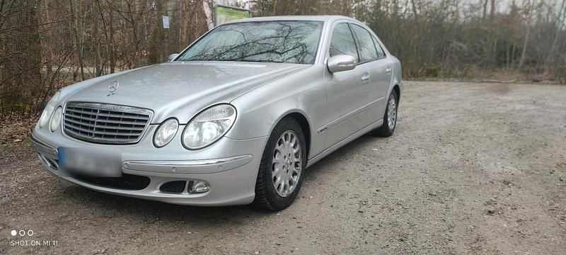 Gebraucht Mercedes E350 272 PS (200 kW) 2005 Silber Limousine