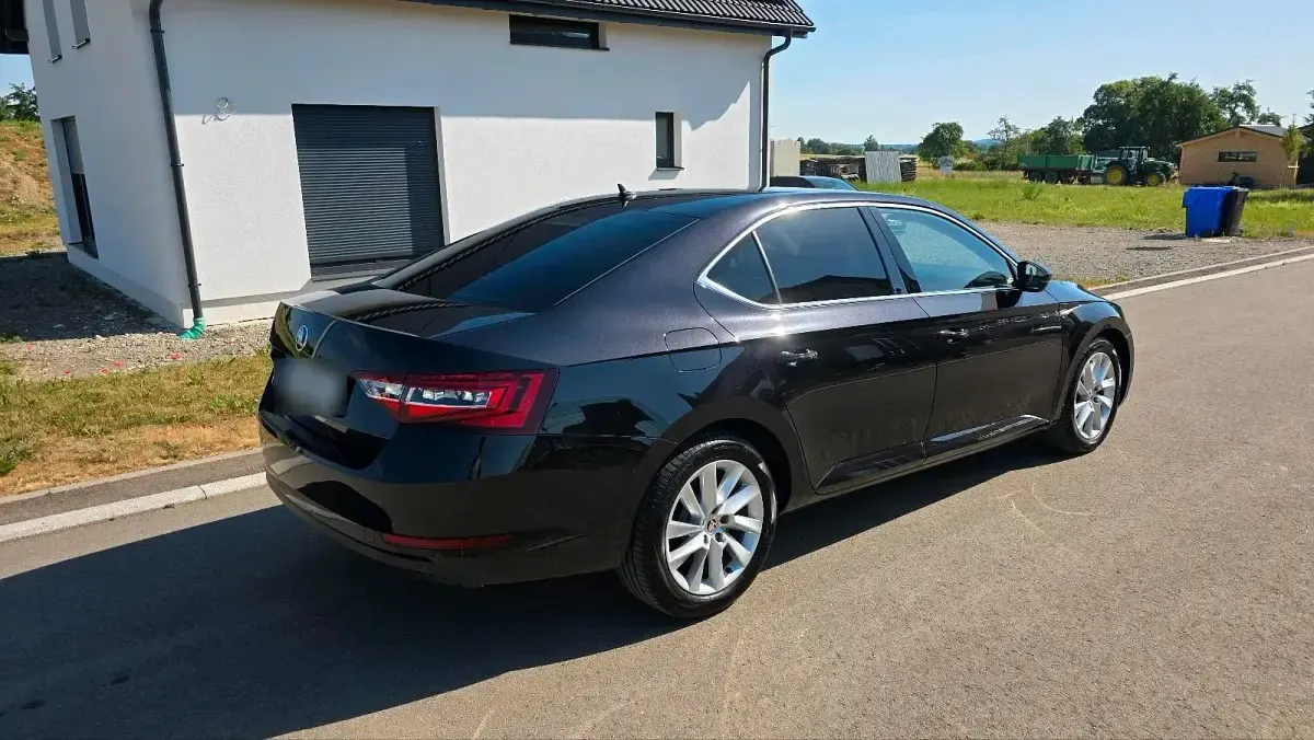 Gebraucht Skoda Superb 190 PS (139 kW) 2019 Schwarz Limousine
