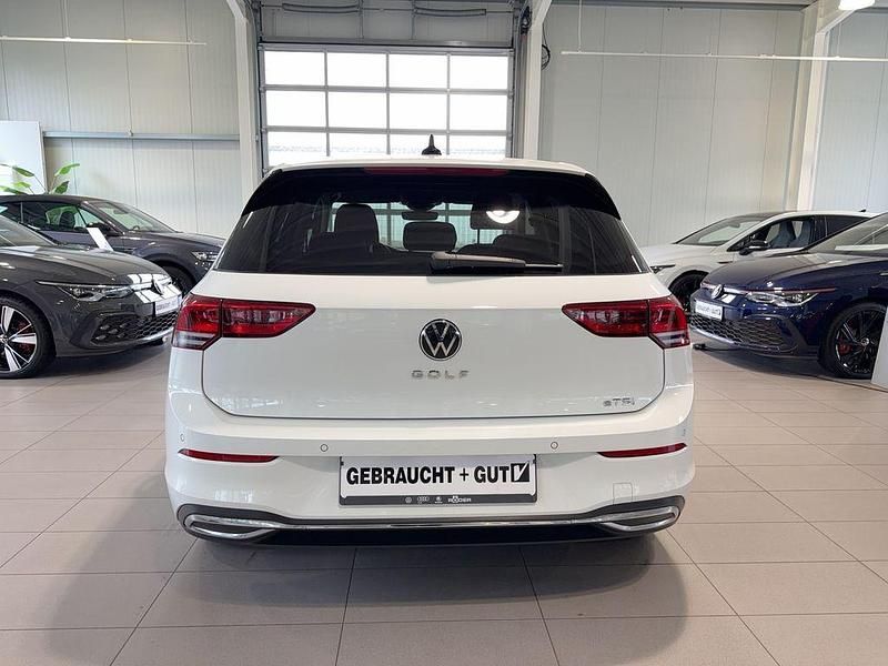 Gebraucht VW Golf VIII Move 150 PS (110 kW) 2024 Pure white Limousine