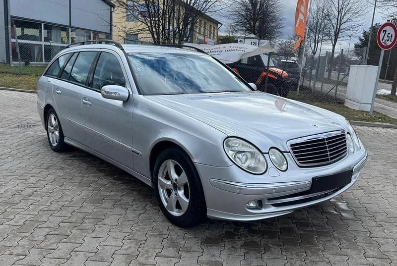 Gebraucht Mercedes E220 Avantgarde 150 PS (110 kW) 2005 Silber Kombi