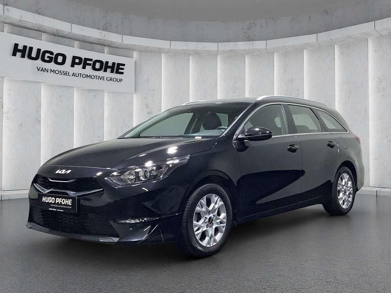 Gebraucht Kia Ceed 120 PS (88 kW) 2023 Schwarz Kleinwagen