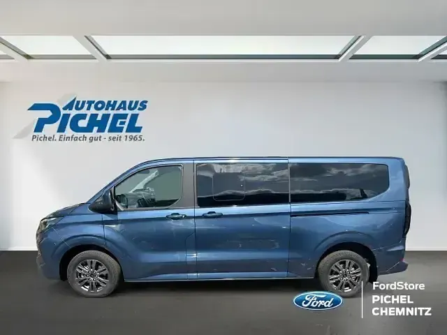 Gebraucht Ford Tourneo Custom Titanium 110 PS (80 kW) 2024 Blau Van