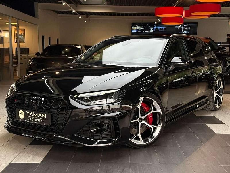 Schwarz Gebraucht 2024 Audi RS4 Competition Kombi | 82.850 € (Teuer) - Bild 1/4