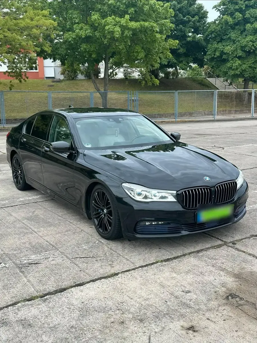 Gebraucht BMW 730 265 PS (194 kW) 2016 Schwarz Limousine
