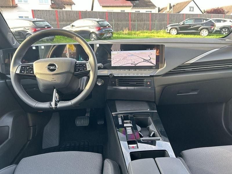 Neu Opel Astra 131 PS (96 kW) 2025 Metallic) (schwarz Limousine