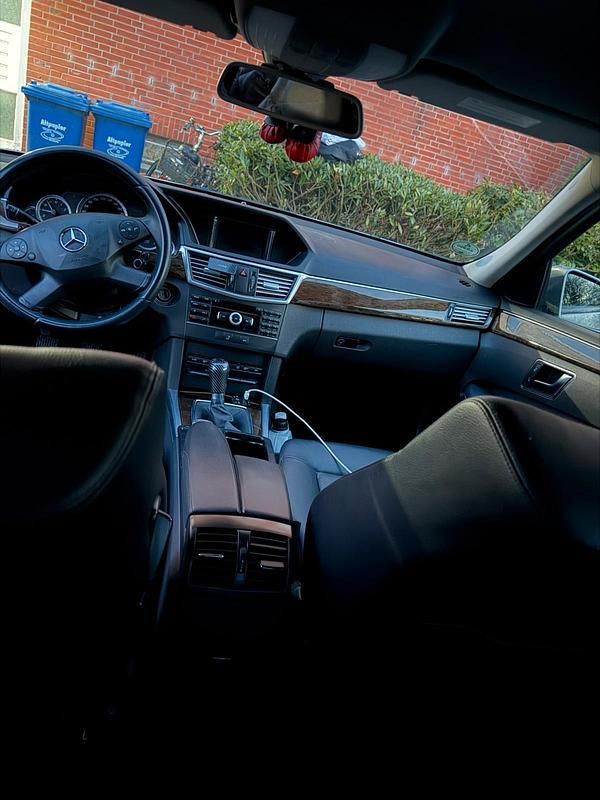 Usata Mercedes E200 135 CV (99 kW) 2011 Grigio Berlina