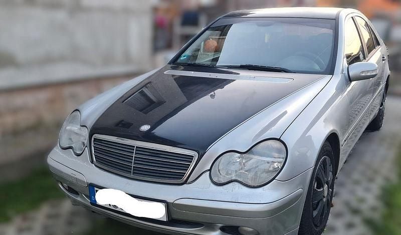 Silber Gebraucht 2004 Mercedes C220 Classic Limousine | 950 € (Superpreis) - Bild 1/4