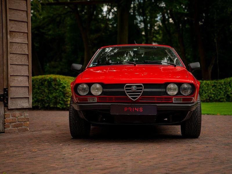 Gebraucht Alfa Romeo Alfetta 141 PS (103 kW) 1978 Rot Limousine