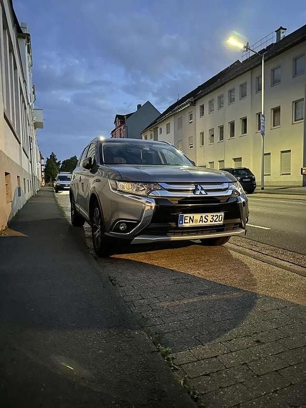 Gebraucht Mitsubishi Outlander Plus 150 PS (110 kW) 2018 SUV