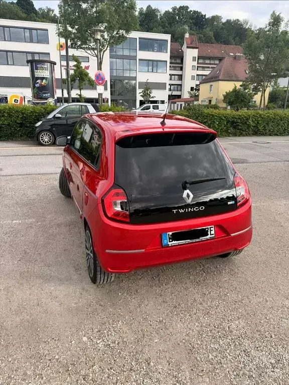 Używany Renault Twingo Intens 60 kW (82 KM) 2022 Czerwony Hatchback