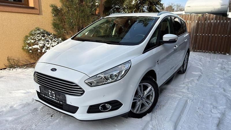 Weiß Gebraucht 2019 Ford S-MAX Business Edition Van / Kleinbus | 12.699 € (Superpreis) - Bild 1/4