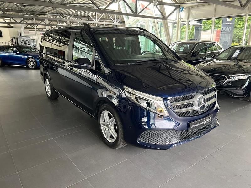 Gebraucht Mercedes V220 Sport 163 PS (119 kW) 2020 Blau Van / Kleinbus