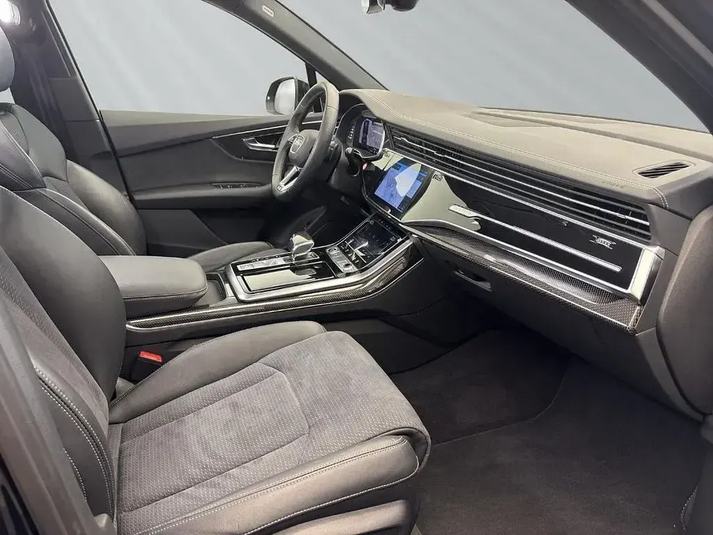 Używany Audi Q7 Competition 286 KM (210 kW) 2023 Czarny SUV