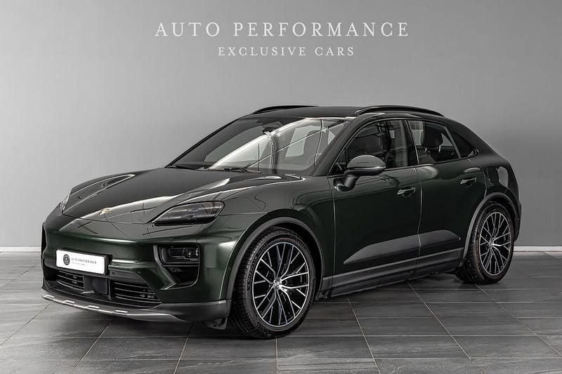 Grün Gebraucht 2024 Porsche Macan 4 Electric Basis SUV | 84.014 € (Superpreis) - Bild 1/4