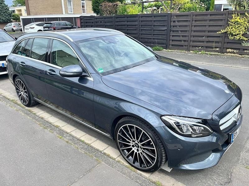 Grau Gebraucht 2016 Mercedes C250 Avantgarde Limousine | 17.990 € (Guter Preis) - Bild 1/4