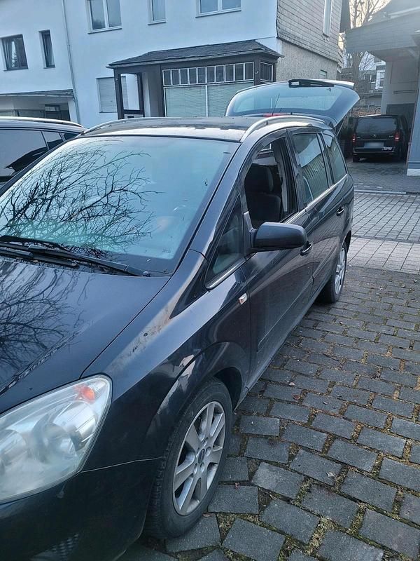 Gebraucht Opel Zafira 150 PS (110 kW) 2010 Schwarz Van / Kleinbus
