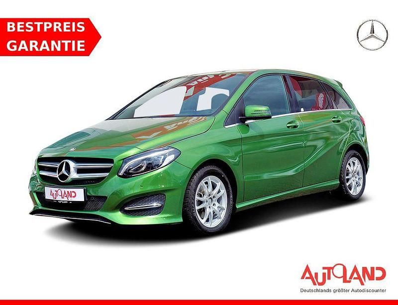 Grün Gebraucht 2016 Mercedes B200 Urban Van / Kleinbus | 18.950 € (Etwas zu teuer) - Bild 1/4