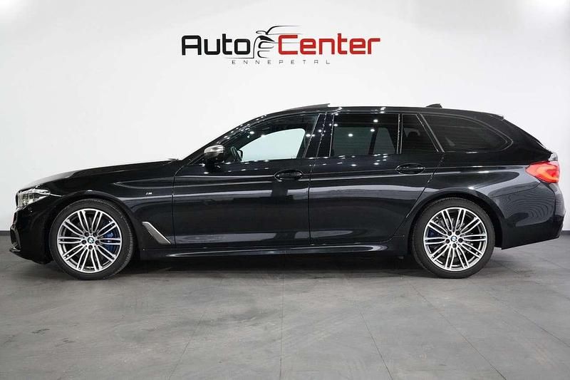 Gebraucht BMW 550 400 PS (294 kW) 2019 Black sapphire metallic (475) Kombi