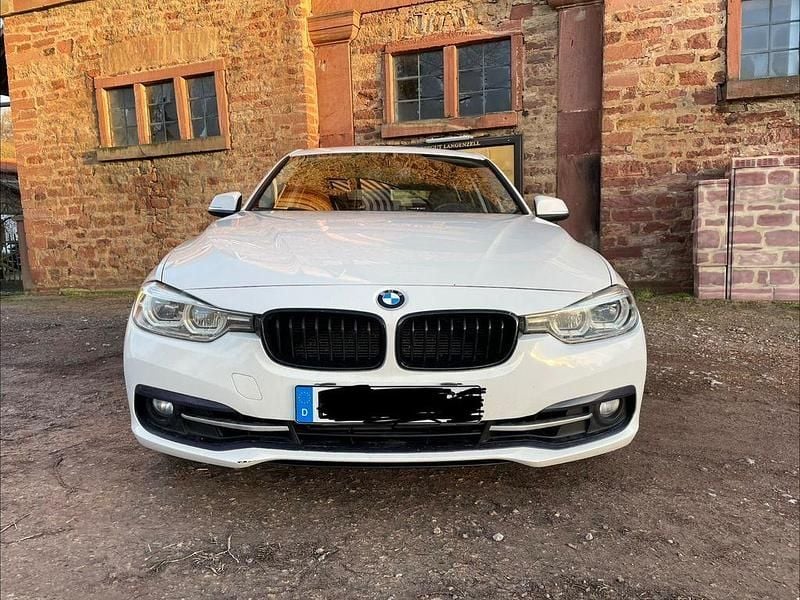 Gebraucht BMW 330 Sport Line 258 PS (189 kW) 2015 Weiß Kombi