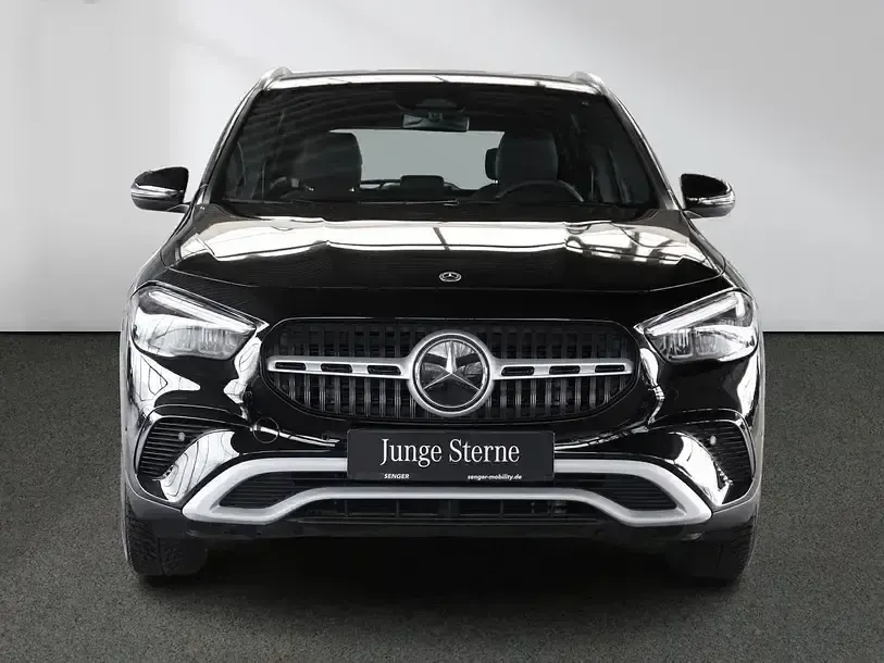 Gebraucht Mercedes GLA200 163 PS (119 kW) 2024 Unilack nachtschwarz SUV