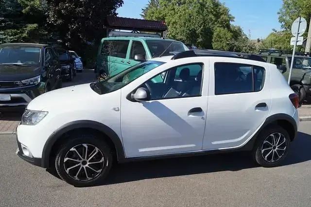 Gebraucht Dacia Sandero Stepway 90 PS (66 kW) 2018 Weiß Limousine