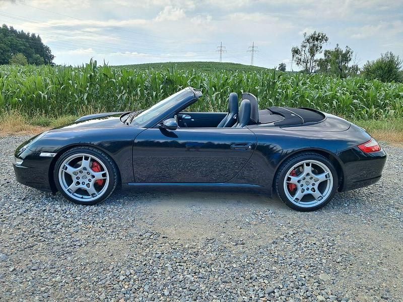 Schwarz Gebraucht 2005 Porsche 911 Carrera S Cabriolet Cabrio | 63.000 € (Fairer Preis) - Bild 1/4