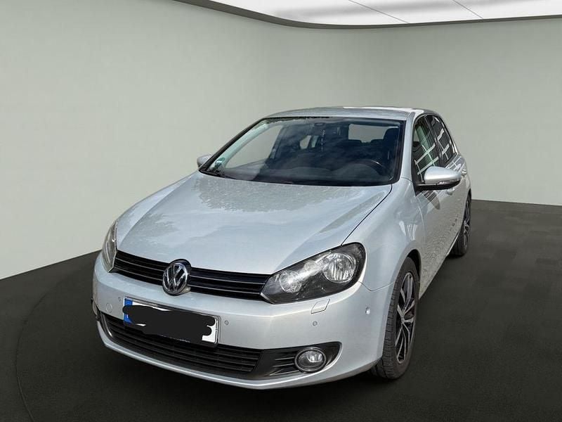 Silber Gebraucht 2010 VW Golf VI Team Limousine | 5.999 € (Fairer Preis) - Bild 1/4