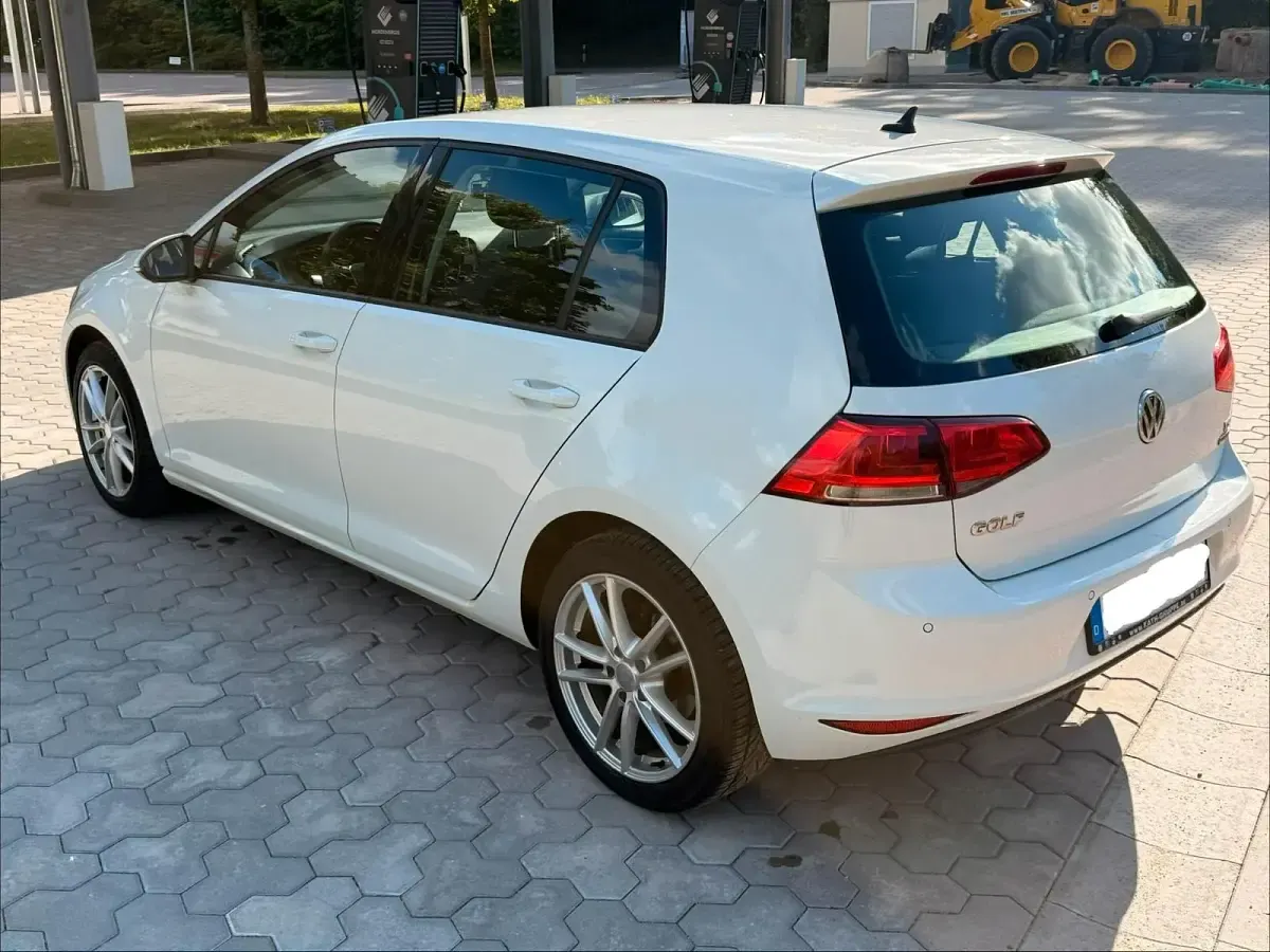 Używany VW Golf 85 KM (62 kW) 2017 Biały Coupe