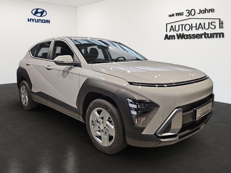 Neu Hyundai Kona Select 139 PS (102 kW) 2026 Cyber grey / met SUV