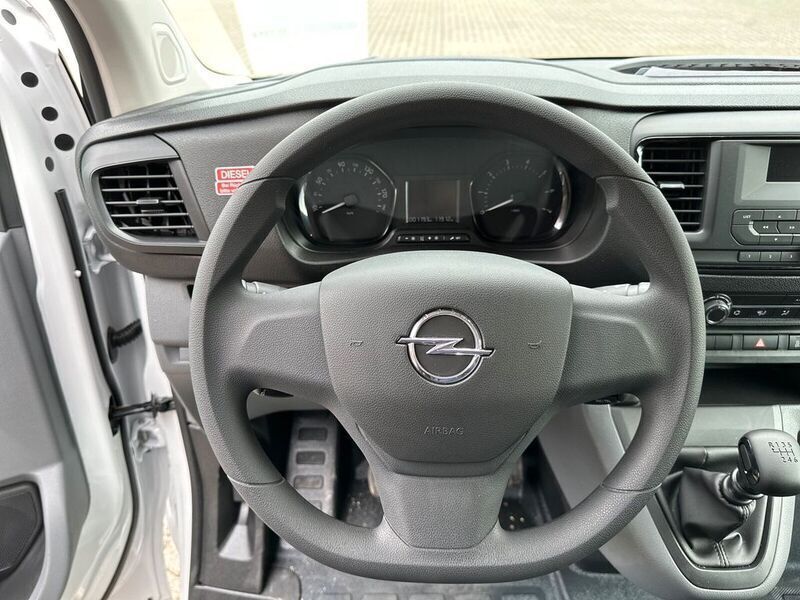 Gebraucht Opel Vivaro 120 PS (88 kW) 2022 Weiß Van / Kleinbus