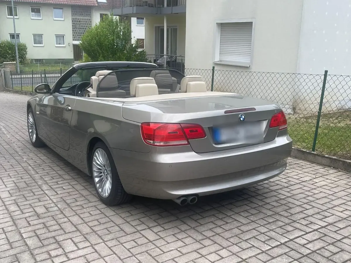 Gebraucht BMW 330 Cabriolet 272 PS (200 kW) 2009 Beige Cabrio