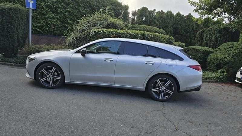 Gebraucht Mercedes CLA200 Shooting Brake 163 PS (119 kW) 2022 Silber Kombi