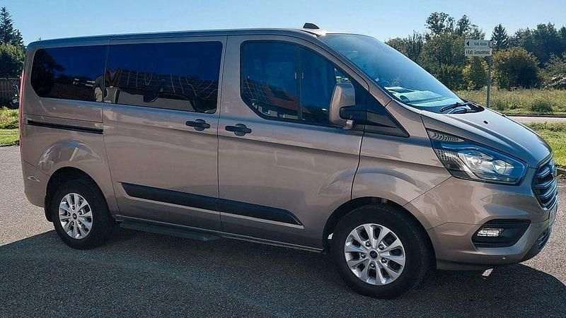 Beige Gebraucht 2019 Ford Transit Custom Trend Van / Kleinbus | 22.400 € (Etwas zu teuer) - Bild 1/4