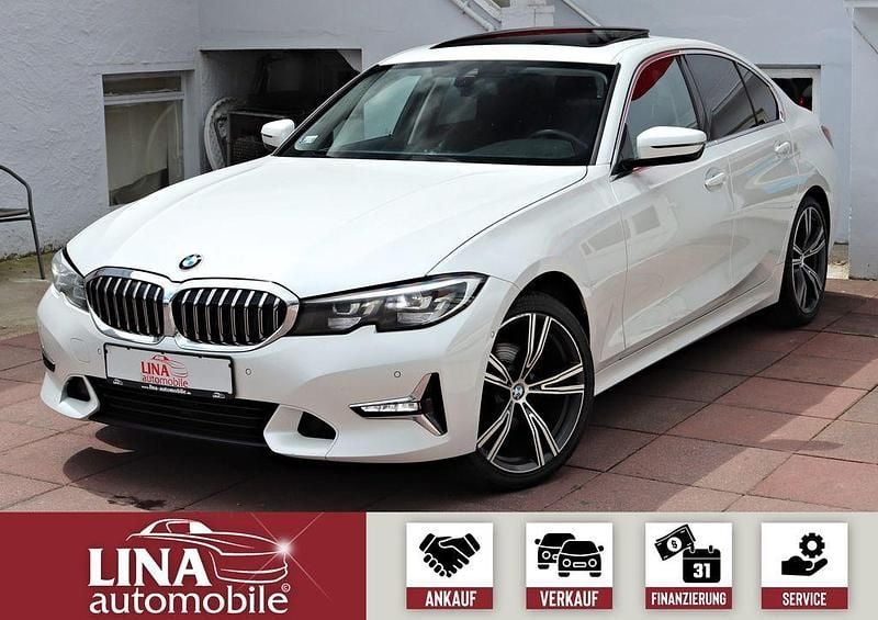 Mineralweiss Gebraucht 2022 BMW 320 Luxury Line Limousine | 27.980 € (Teuer) - Bild 1/4