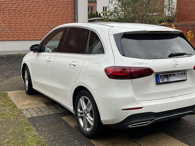 Second-hand Mercedes E250 Advanced 163 CP (119 kW) 2023 Alb Break