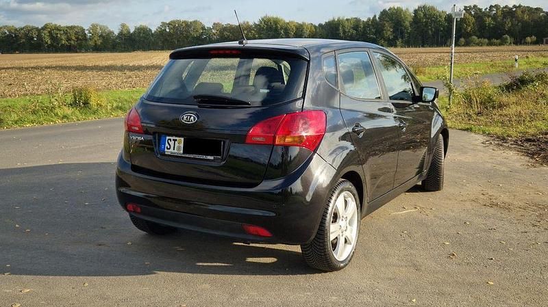 Gebraucht Kia Venga Spirit 90 PS (66 kW) 2012 Schwarz Kleinwagen