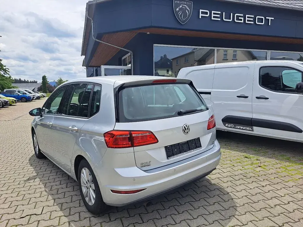 Gebraucht VW Golf VII Comfortline 110 PS (80 kW) 2016 Silber Limousine