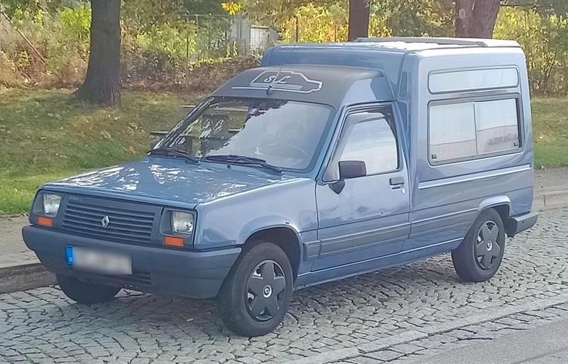 Blau Gebraucht 1990 Renault Rapid Van / Kleinbus | 17.500 € - Bild 1/4