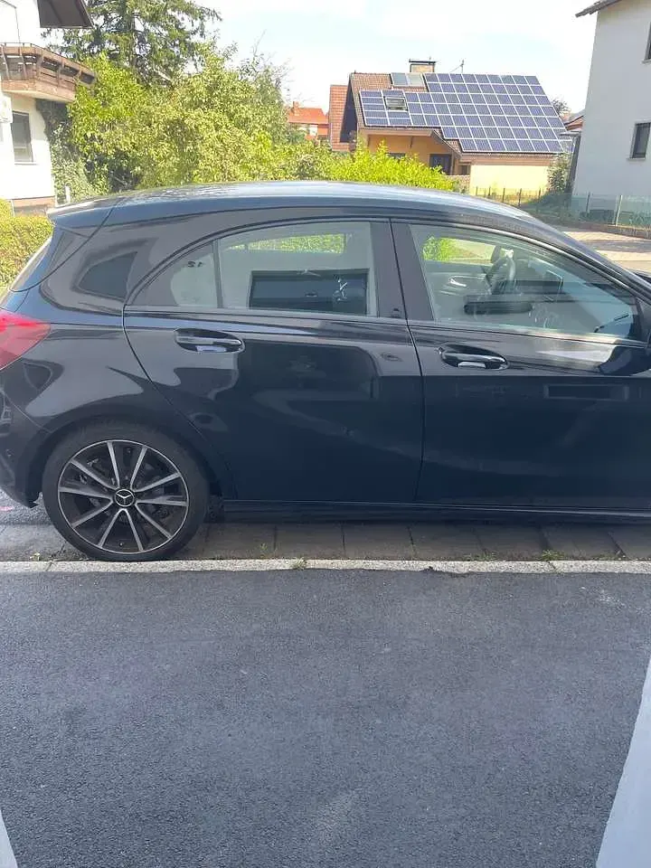 Gebraucht Mercedes A180 Edition 122 PS (89 kW) 2018 Schwarz Limousine