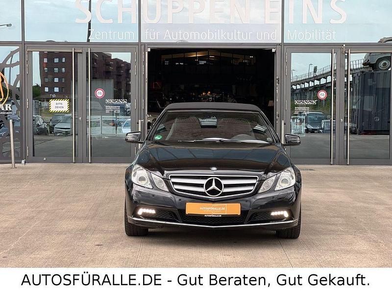 Gebraucht Mercedes E250 204 PS (150 kW) 2010 Obsidianschwarz Cabrio
