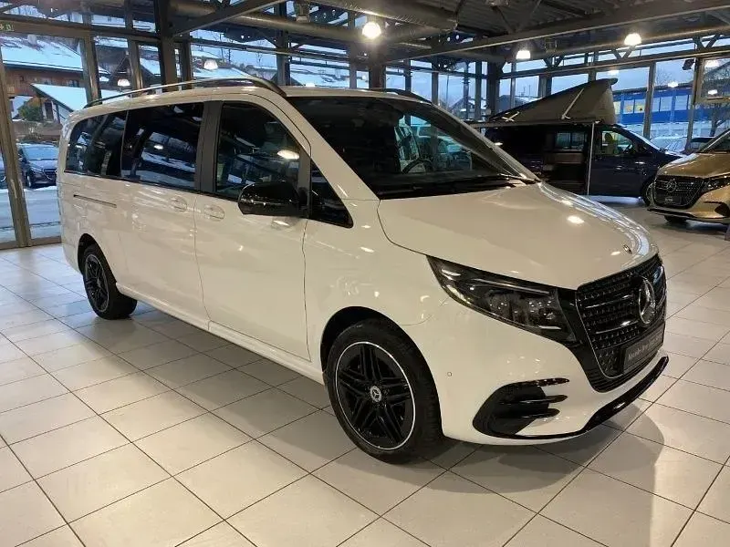 Gebraucht Mercedes V300 AMG 237 PS (174 kW) 2025 Weiß Van / Kleinbus