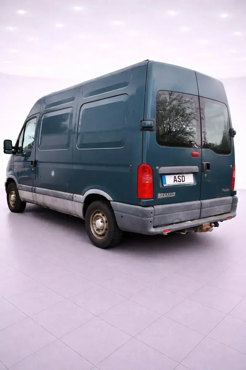 Begagnad Renault Master 114 HK (83 kW) 2000 Grön Sedan